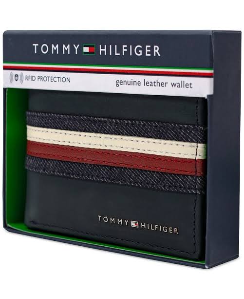 Tommy Hilfiger
Men's Denim Stripe Overlay Leather RFID Passcase Wallet